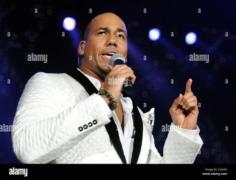 anthony romeo santos performs   american airline arena miami