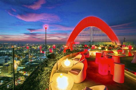 Cru Champagne Bar Bangkok Sip Champagne In The Sky At Centralworld