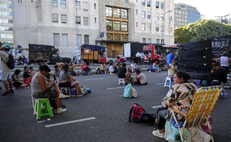 Tras 20 horas de protesta Unidad Piquetera levantó el acampe en la 9