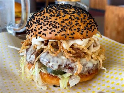 22 Best Burgers To Eat In Riyadh 2024 Life In Saudi Arabia