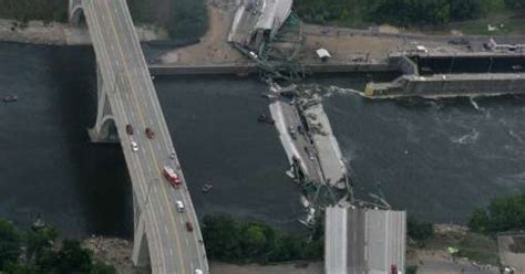 Effondrement Dun Pont Sur Le Mississippi Aux Etats Unis