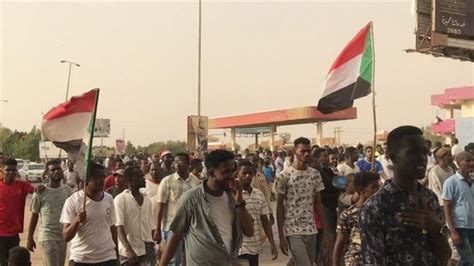 اتفاق السودان أولى خطوات المرحلة الانتقالية الديمقراطية لكن التحديات