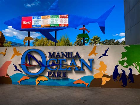 Manila Ocean Park Cathy And Brea On The Go