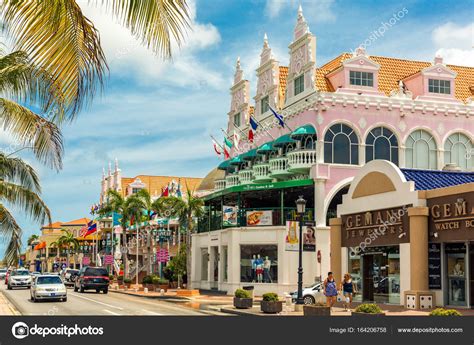 Main shopping street in Oranjestad, Aruba — Stock Editorial Photo ...