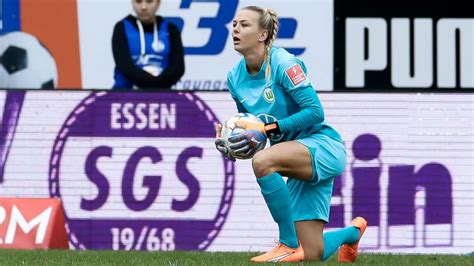 Merle Frohms Wie ein Einzelkämpfer hinten drin kicker