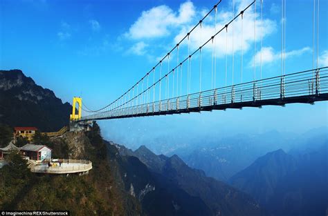 China Builds World S Highest Glass Bridge At 6 500ft Daily Mail Online