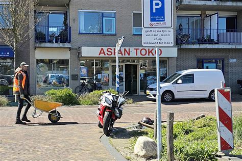 Schade Bij Aanrijding Tussen Auto En Motor Op De Telefoonweg In Ede