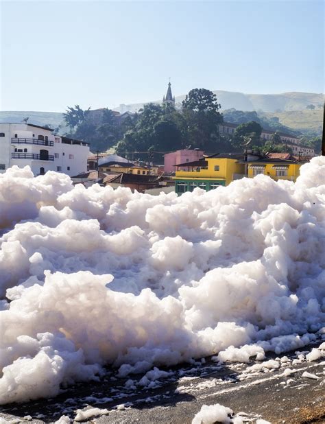 Pregopontocom Tudo Espuma Do Rio Tiet Invade As Ruas De Salto