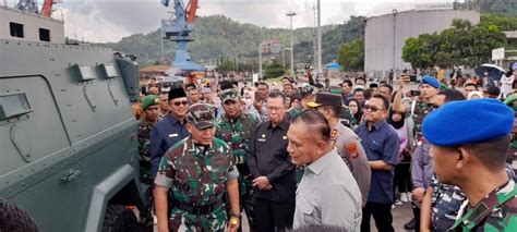 Pangdam II Sriwijaya Dan Letjen TNI Purn Lodewijk F Paulus Lepas