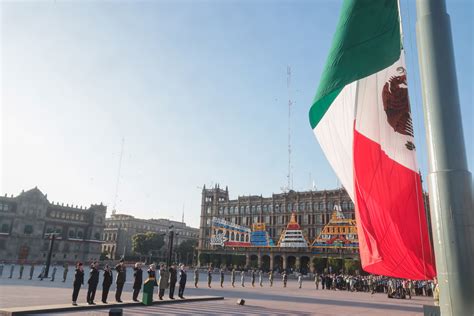 Rinde Amlo Homenaje A V Ctimas De Sismos De Y Meridiano Mx