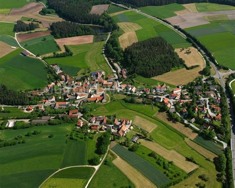 Aich Von Oben Dorfkern Am Feldrand In Aich Im Bundesland Bayern