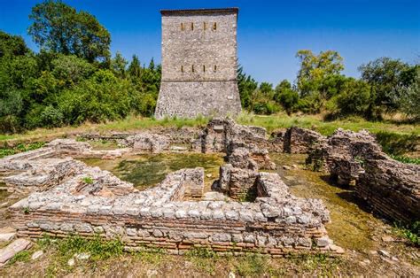 Butrint Albania 05 De Agosto De 2014 Torre Veneciana En Verano