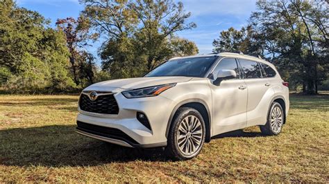 Toyota Highlander Hybrid Platinum Colors