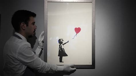 Dos Hombres Acusados De Robar La Obra De Banksy Chica Con Globo De