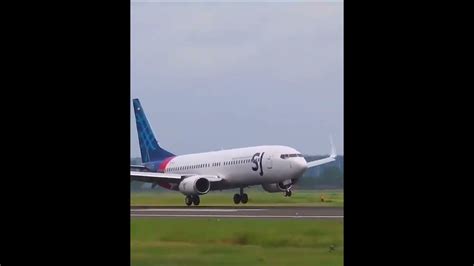 Sriwijaya Air B Landing Soekarno Hatta Airport Youtube