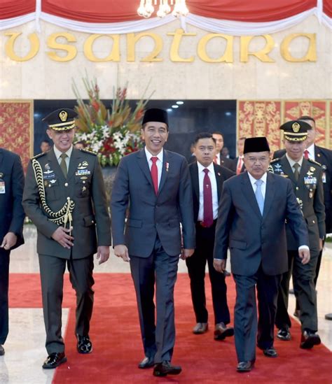 [foto] Presiden Saksikan Pelantikan Anggota Mpr Dpr Dpd Ri Periode 2019