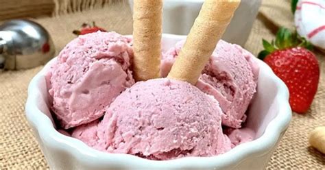 La receta de helado de frutilla casero más cremoso