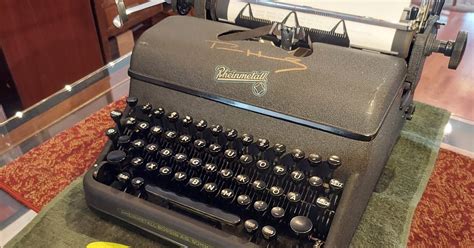 Tom Hanks gifts 1950s manual typewriter to East Passyunk repair shop ...
