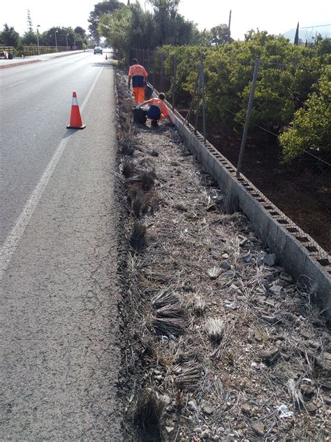 SINMA CONDICIONA ELS LATERALS DE LANTIGA CARRETERA ONDARA DÉNIA LA