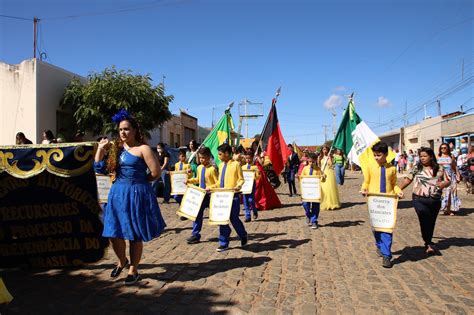 Prefeitura De Mana Ra Realiza Desfile C Vico Em Comemora O Aos