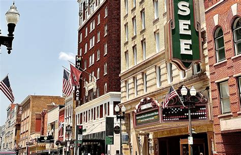 Discover Knoxville: The Ultimate Travel Guide for Foodies, History