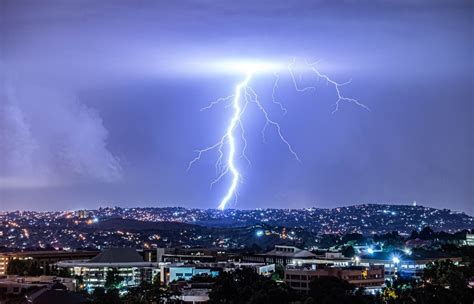 Temporais em SC confira dicas da Celesc para evitar tragédias durante