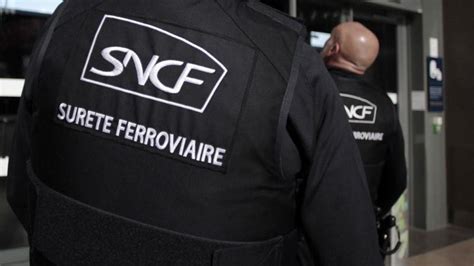 Gare Saint Lazare Des Agents De La S Ret Ferroviaire Tirent Sur Un