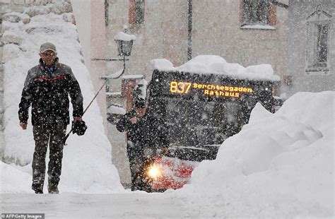 Europe On Red Alert As Heavy Snow Blankets Germany And Austria Daily Mail Online