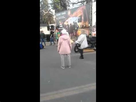 Бабушка отжигает - YouTube