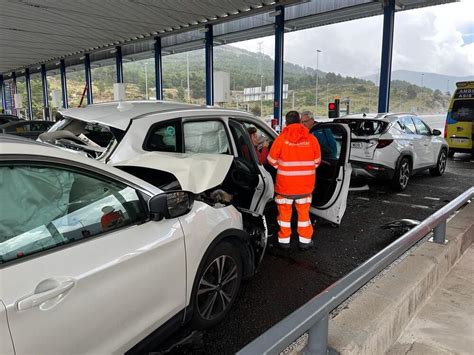 Cuatro Heridos En Un Accidente Múltiple En El Peaje De San Rafael Noticias El Día De Segovia