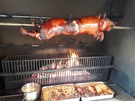 Cochon De Lait La Broche Lyon Clermont Ferrand Grenoble Dijon