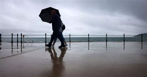 Weather in Cornwall as Met Office issues 14 hour wind warning ...