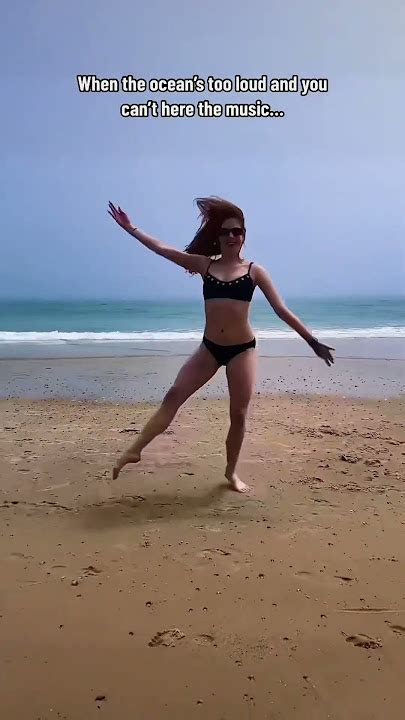 New Hot Sexy Laura Gruener Bikini Pics