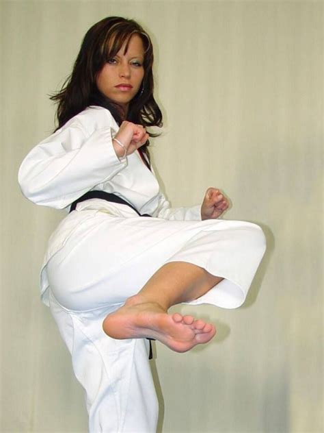 Pin By Elian Passero On Karate Women Karate Martial Arts Women