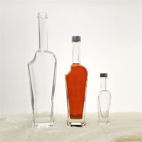 375ml 750ml Clear Bespoke Liquor Bottle With Screw Cap Vodka Gin