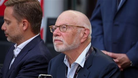 Milan Co Owners Elliott Management Advance Manchester United Talks