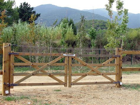 Quinto Caliza Ex Gesis Porton En Madera Para Finca Cusco Equivocado