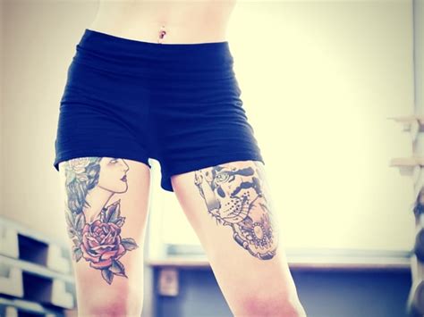 ¿cómo Ven Los Hombres A Las Mujeres Tatuadas Moda Y Estilo