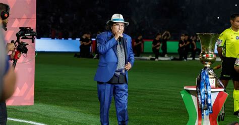 Al Bano Pioggia Di Critiche Per L Inno Di Mameli Alla Finale Di Coppa