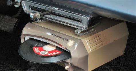 Retro Discovery Page Record Player For Auto
