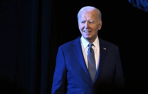 Joe Biden Quitte La Course Et Apr S Le Devoir