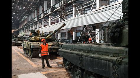Путин пообещал, что Россия за год произведёт более 1600 танков
