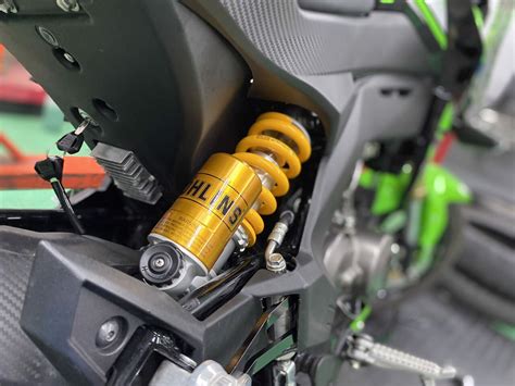 Giảm xóc phuộc sau Öhlins STX 36 SCOOTER cho Z125 PRO Sagobi