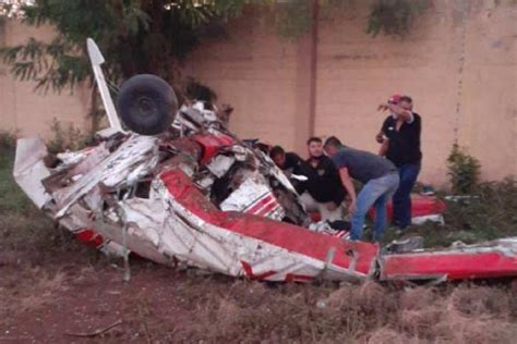 Avioneta Se Desploma Y El Piloto Muere Tras Acrobacia En Evento De