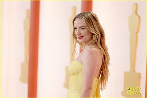 Best Supporting Actress Nominee Kerry Condon Shines In Bright Yellow