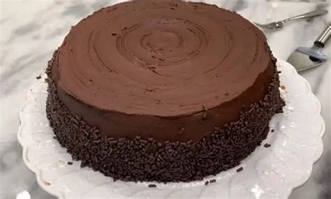 Popular Lindas Fudge Cake Recipe Drinks And Foods