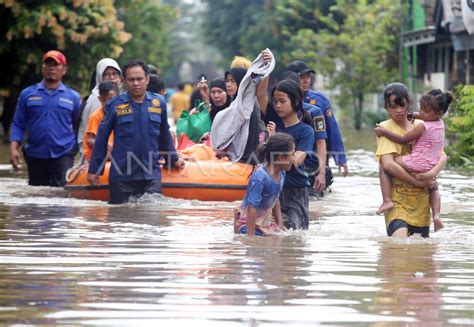 Banjir Di Perumahan Ciledug Indah Antara Foto