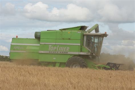 Deutz Fahr Topliner 4090 HTS Combine Harvester Cutting Win Flickr