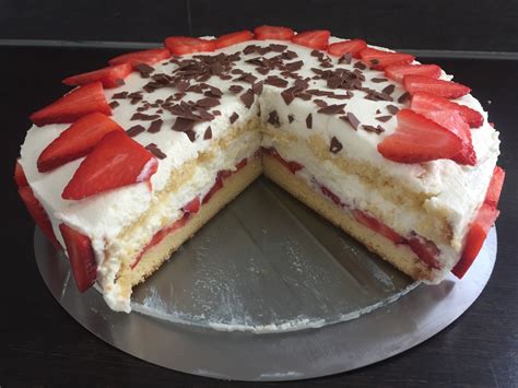 Erdbeer Quark Sahne Torte Rezept Mit Bild Chefkoch De