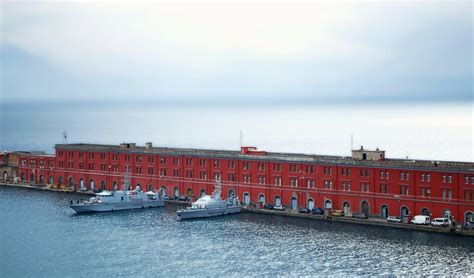 Napoli Il Molo San Vincenzo Passa Al Comune La Sede Della Marina